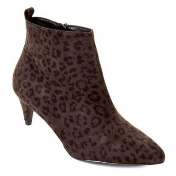 GC Shoes Womens Aden Faux Suede Kitten Heel Booties - Picture 1 of 9